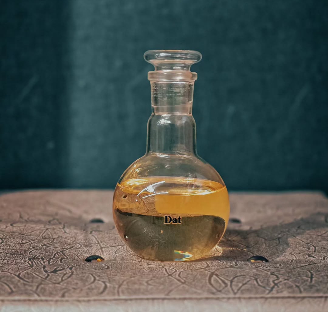 عطر دات چمپیون ، پلیس