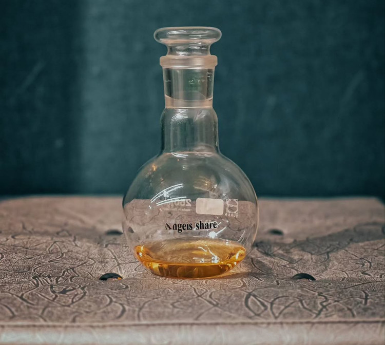 عطر آنجلزشیر بایکیلیان ، انجلز ، انجلز شیر