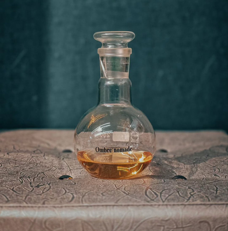 عطر امبر نومد،آمبرنومد،اِمبرنومد ، امبرنومد ، آمبر نومد