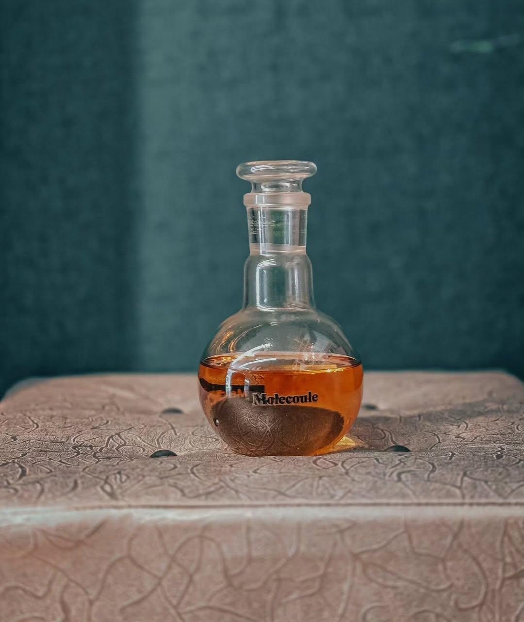 عطر مولکول ۰۲